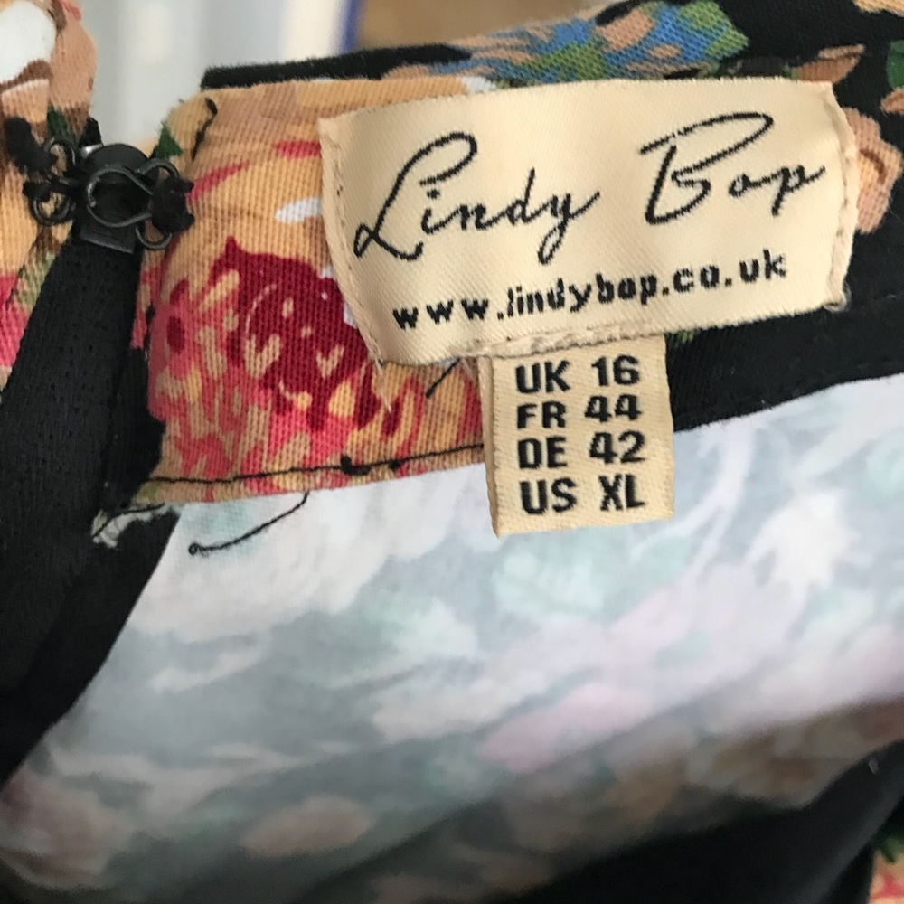 Lindy Bop UK Vintage Floral Dress - Picture 4 of 4